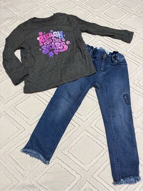 Kids Long-Sleeve Graphic Tee - Charcoal with Pink/Purple Stars and denim pants